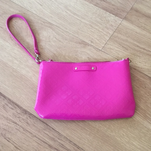 kate spade Handbags - Kate Spade wristlet✨